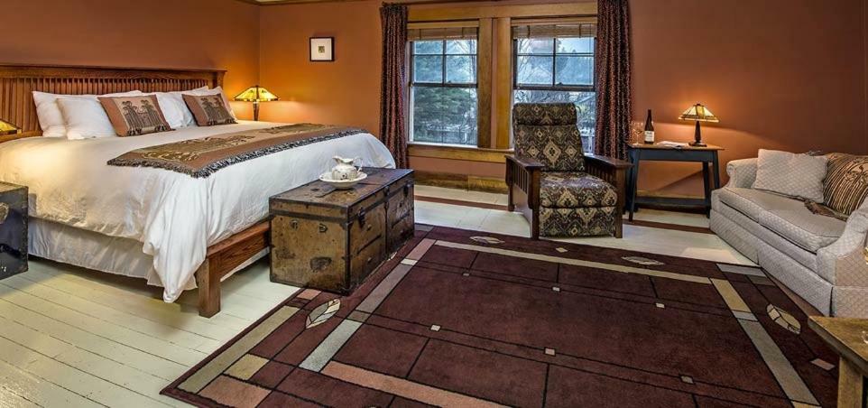 Mccloud Hotel Esterno foto