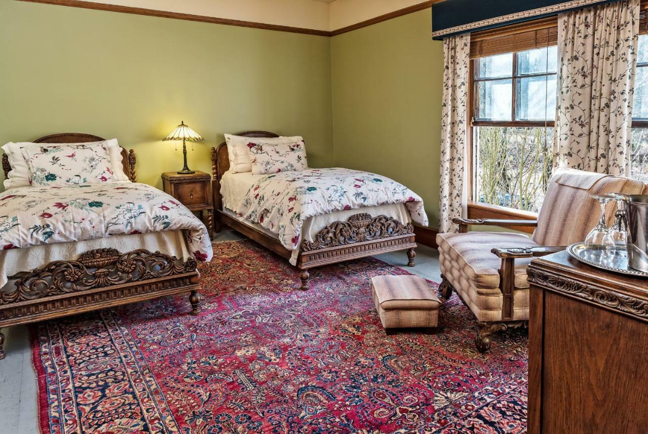 Mccloud Hotel Esterno foto