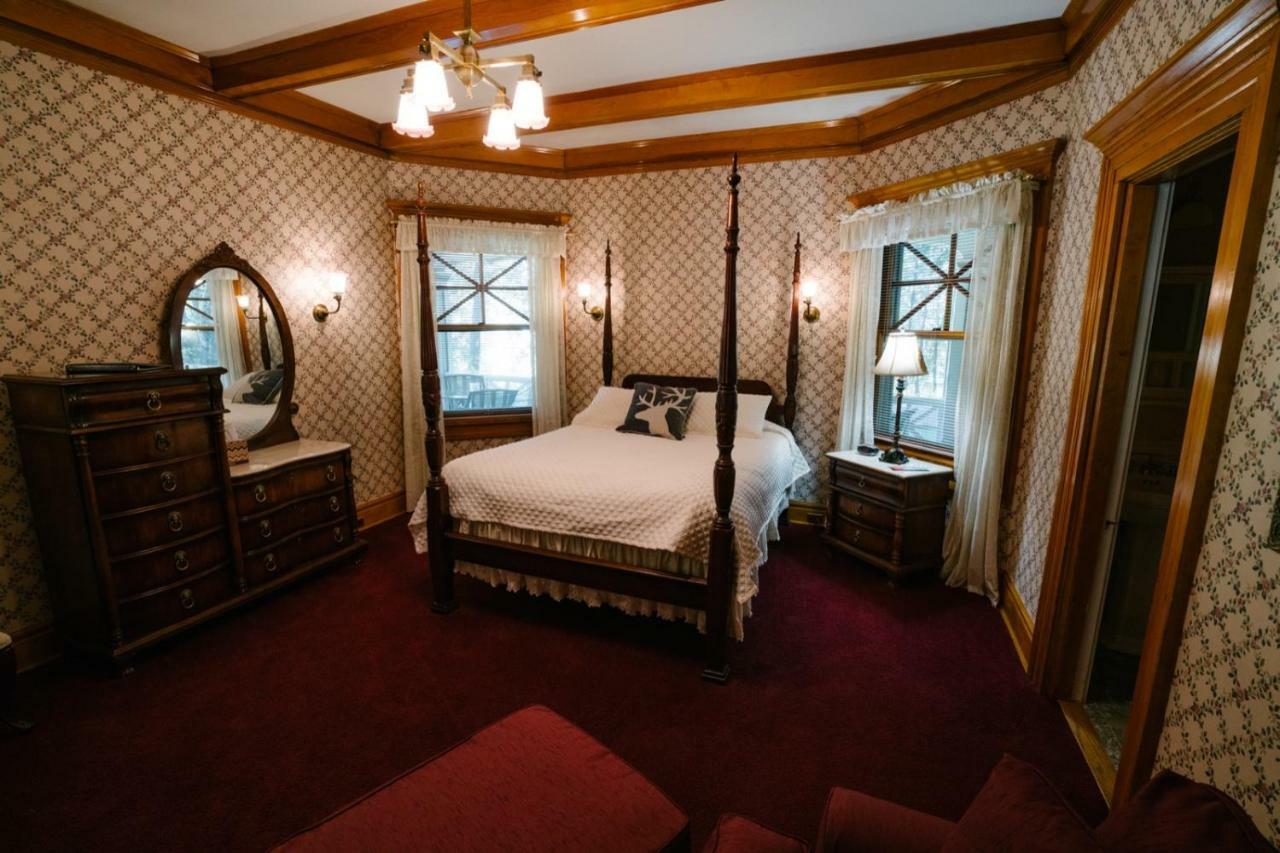 Mccloud Hotel Esterno foto